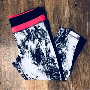 Printed Crop/Capri Leggings